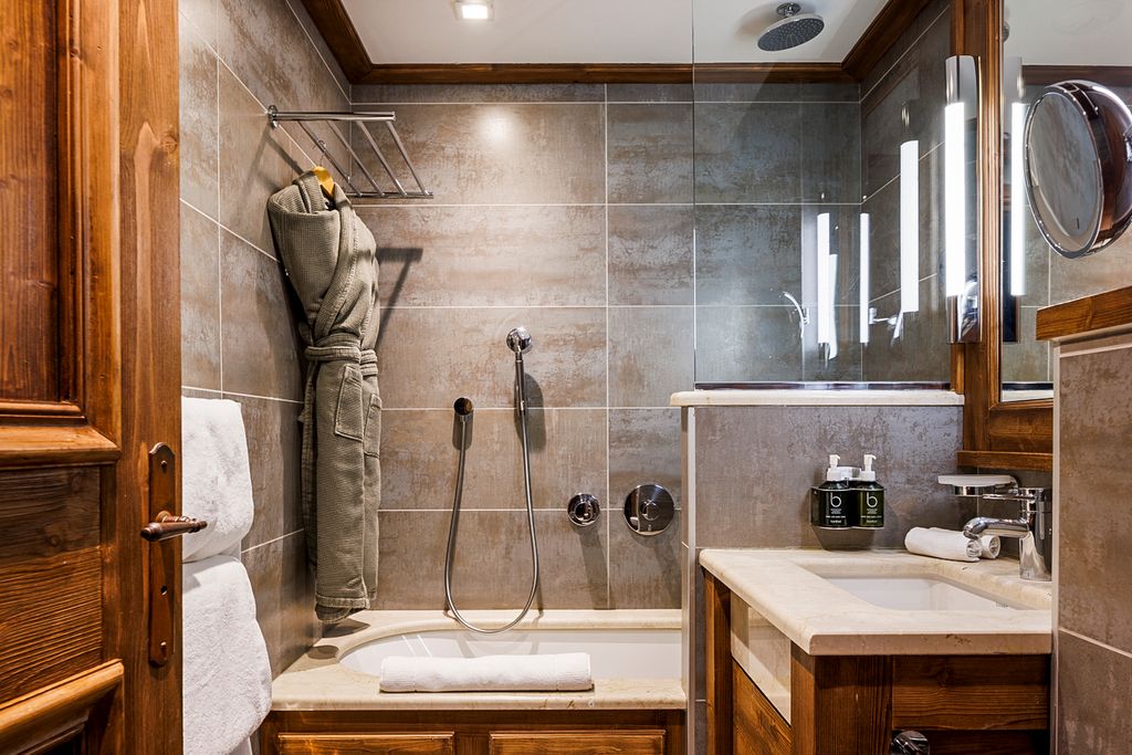 L Hibou Courchevel Olivers Travels5