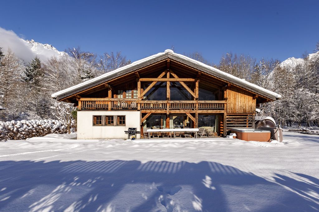 Chalet Violette Chamonix Ski France OliversTravels 2