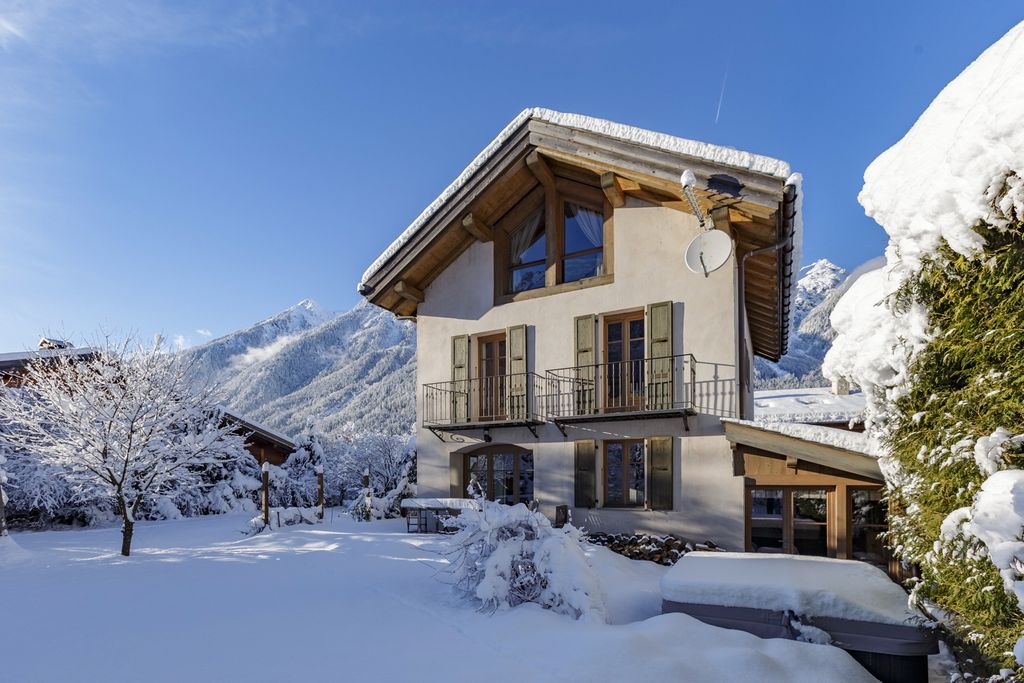 Chalet Tempeste Chamonix France Ski OliversTravels 1