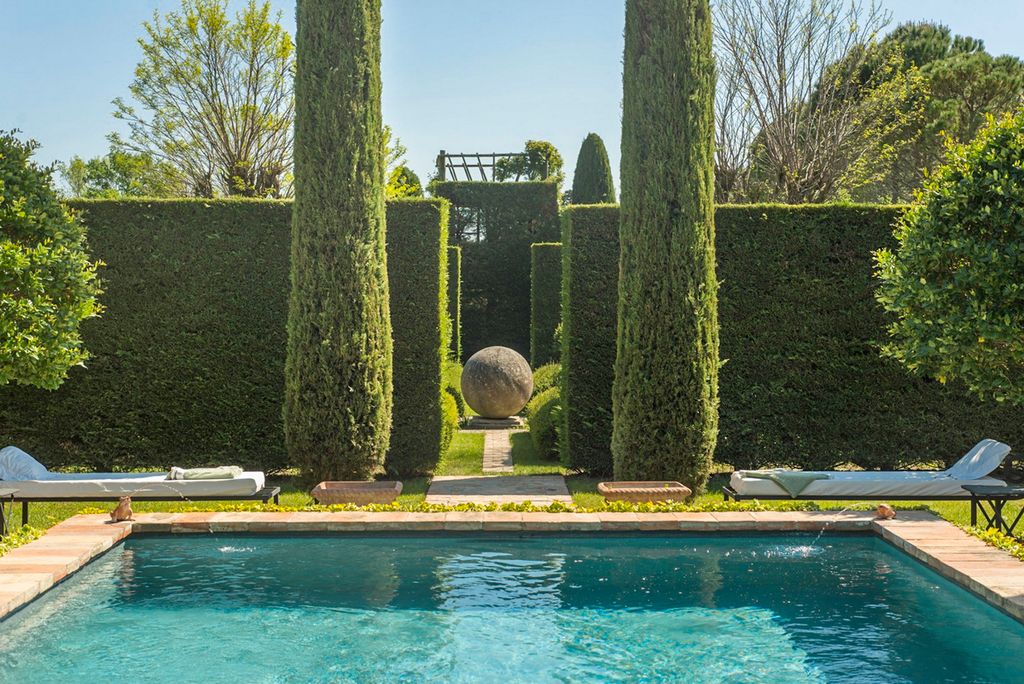 Water Lily House Provence Alpes France OliversTravel 31