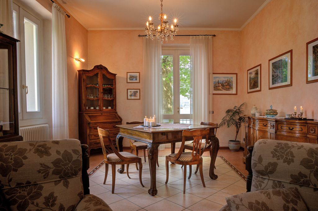 Villa Chicha Italian Lakes Olivers Travels 5