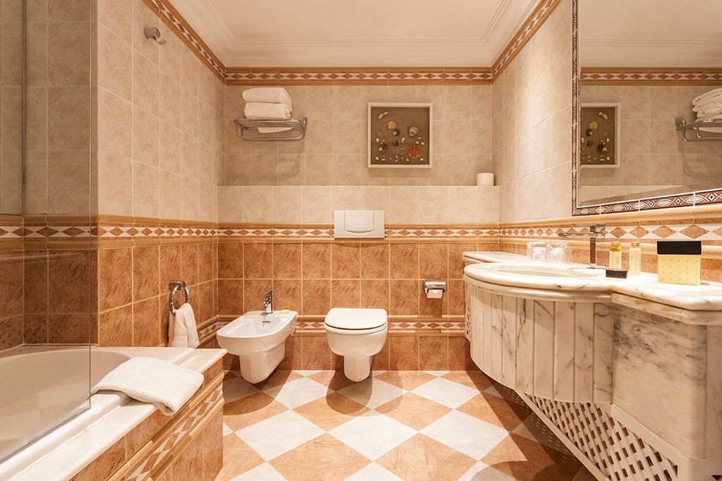 Suite III Pine Cliffs Olivers Travels 3