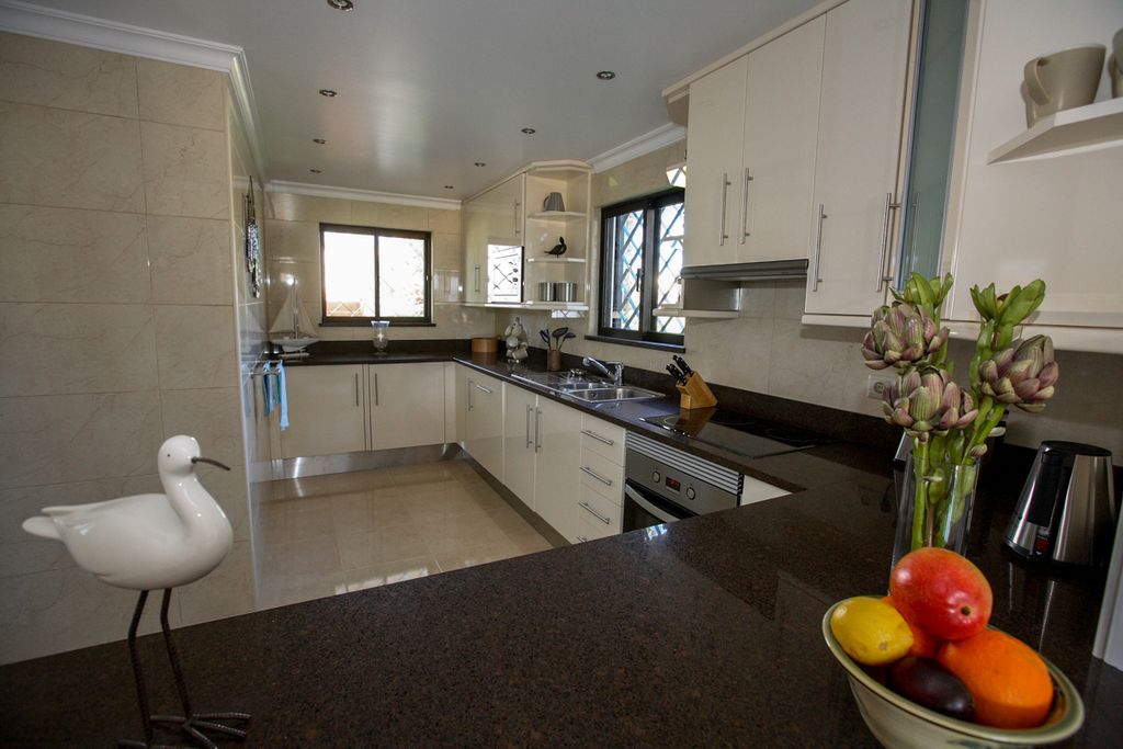 Casa Lindeza Algarve Olivers Travels 5