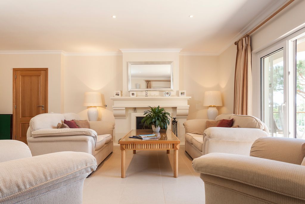 Villa Amari Vale do Lobo Olivers Travels 3