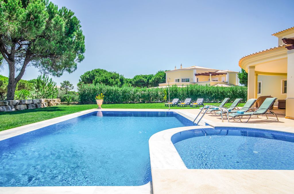 Leisure Villas Casa Golfinho Algarve Olivers Travels 5