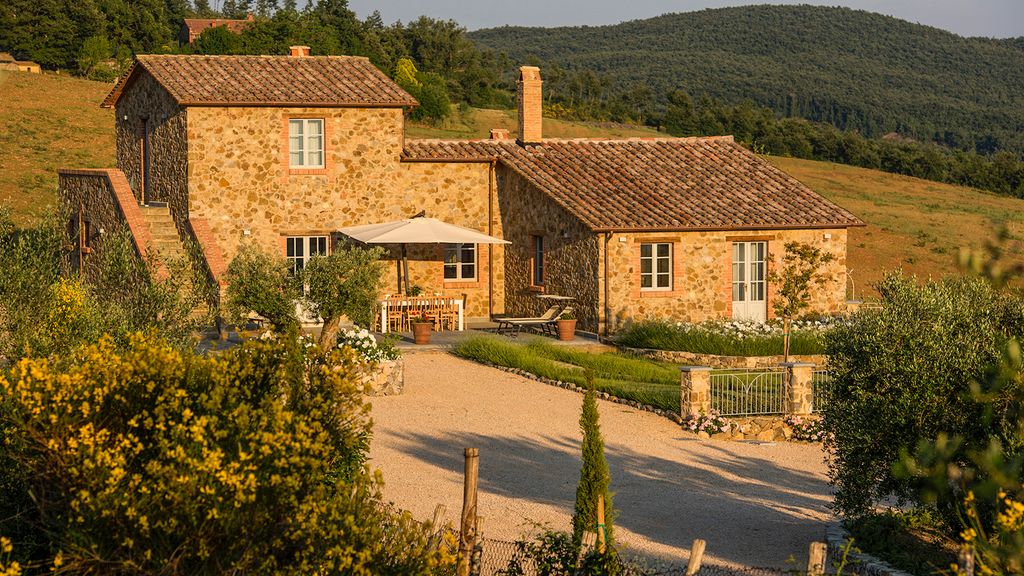 Casale Cocca Montepulciano Tuscany Olivers Travels  1 