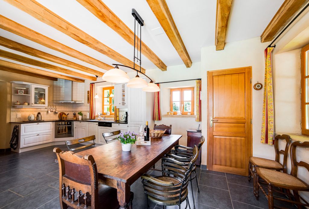 Villa des Arbres Dordogne Olivers Travels4 01