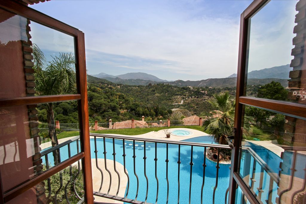 Villa San Bernando Costa del Sol Olivers Travels5