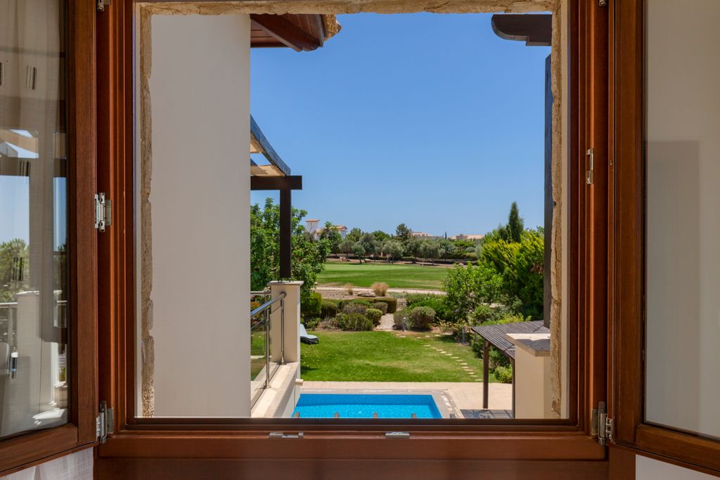 Villa Zsofia Aphrodite Hills Olivers Travel5