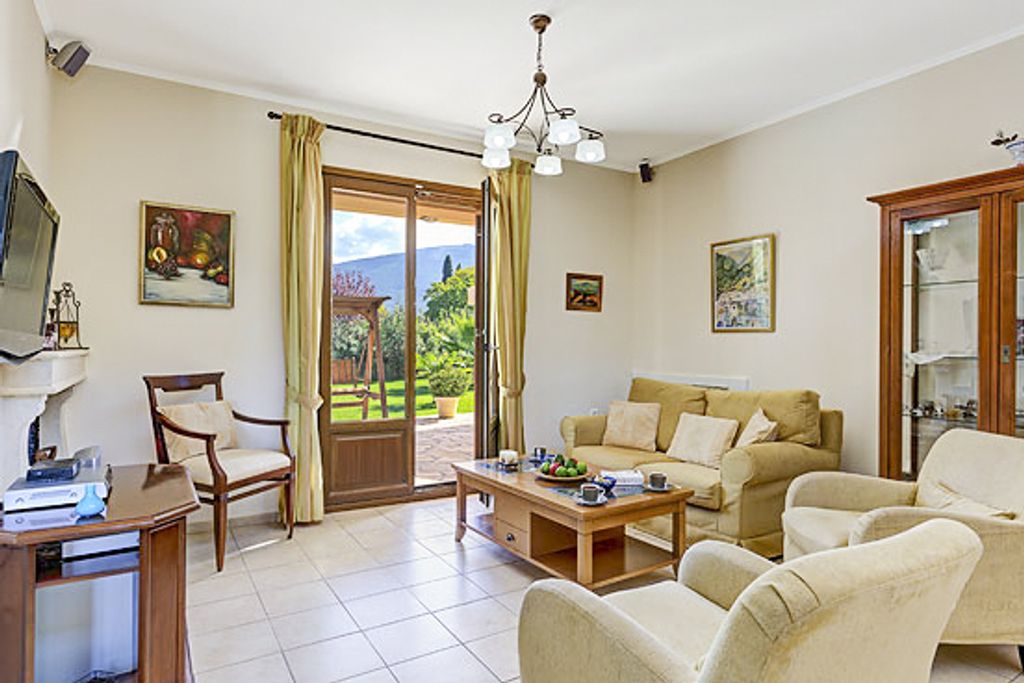 Penelope II Kefalonia Olivers Travels 2