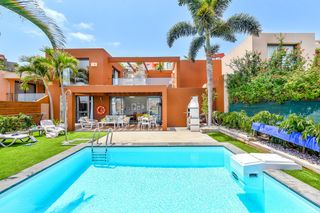 Villa Amadores Gran Canaria Olivers Travels 01