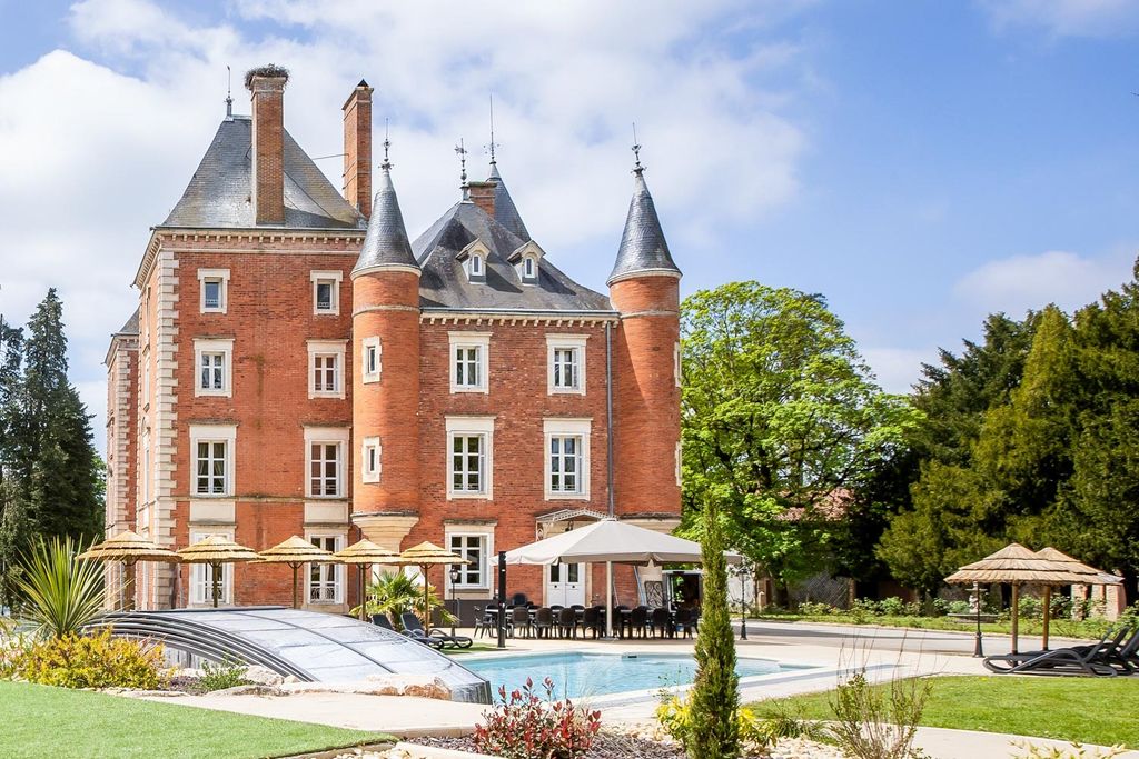 Chateau Romenay Burgundy Olivers Travels 1