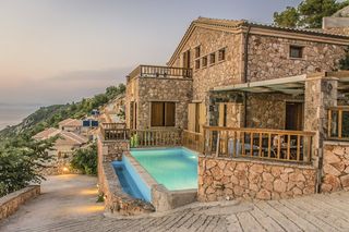 Milos Beach Cronus Lefkas Olivers Travels 1