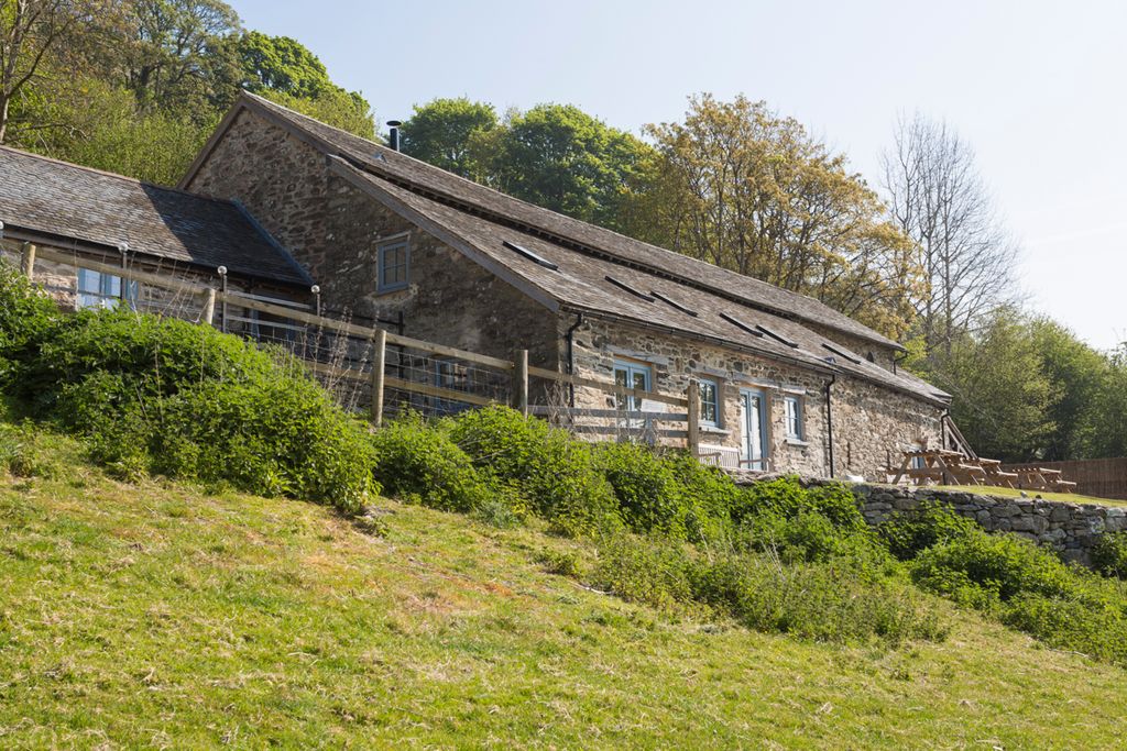 Upper Valley Barns Wales Olivers  travel 1