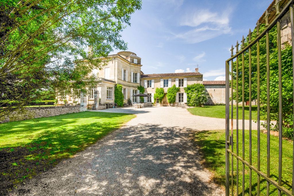 Chateau Levet Aquitaine Olivers Travels 2