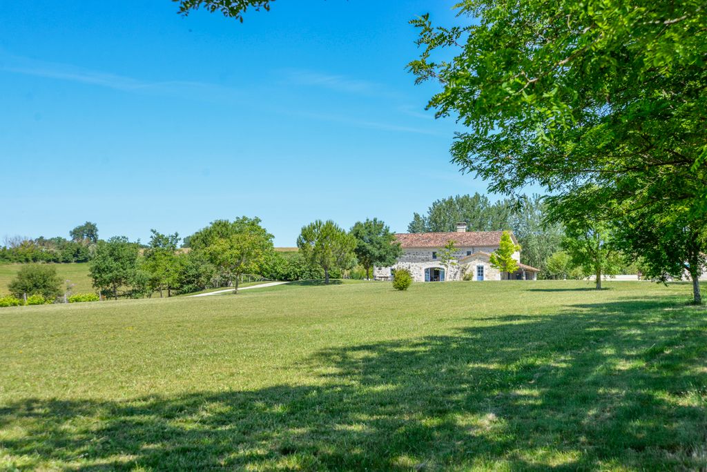 Villa Juno Dordogne France Olivers Travels 2