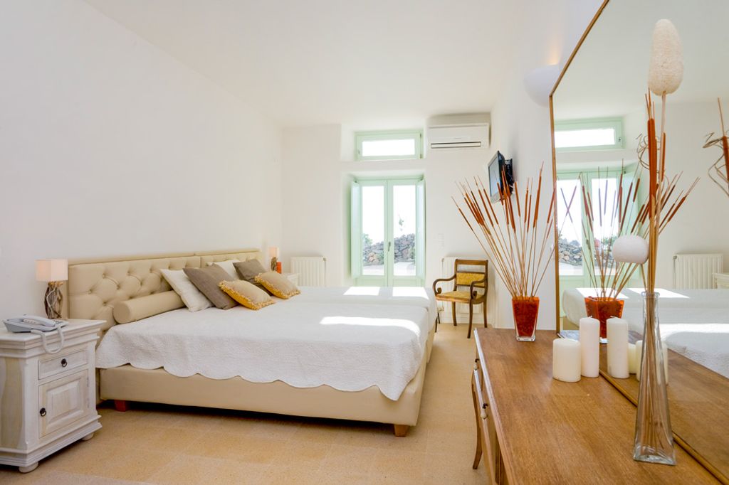 Villa Marvi Petra Santorini Olivers Travels 3