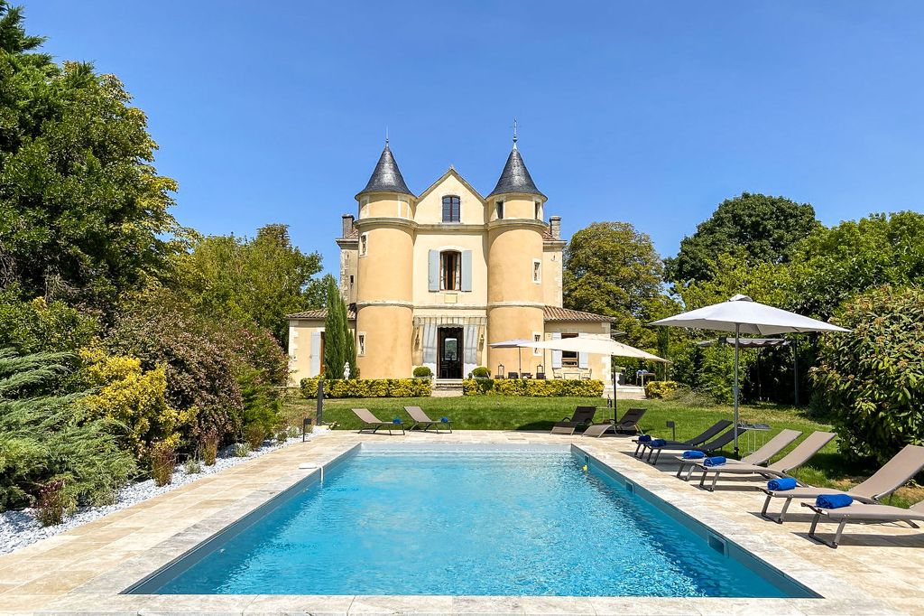 Chateau Seyches Aquitaine Olivers Travels 01