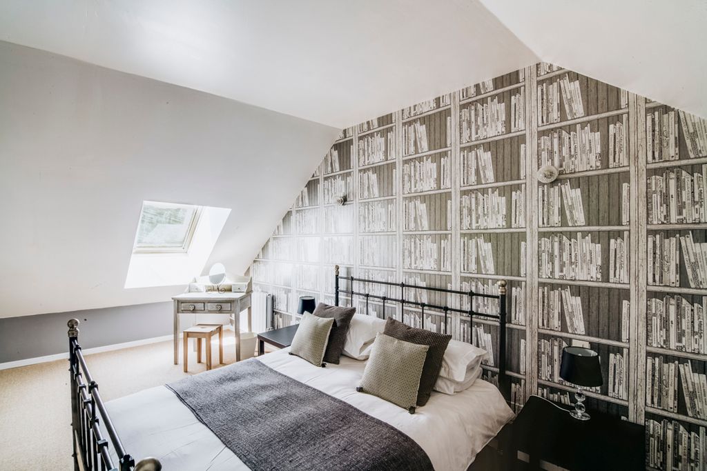 The Little House Burgundy Olivers Travel4