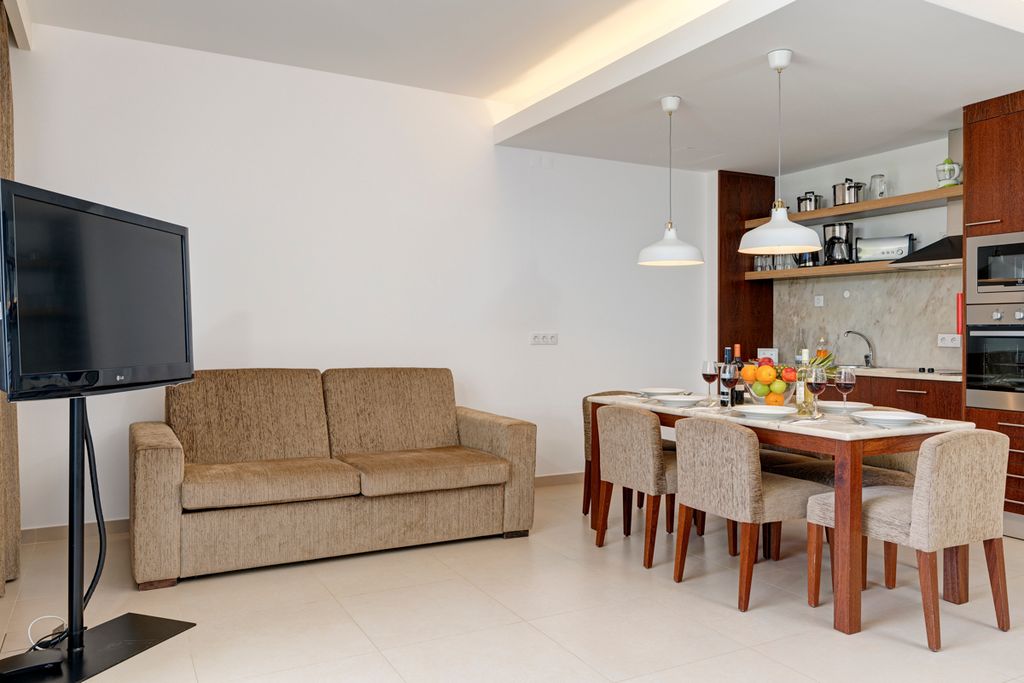 Villa Sao Rafael Portugal Olivers Travels 4