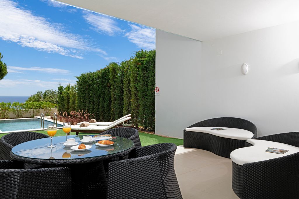 Villa Sao Rafael Portugal Olivers Travels 5