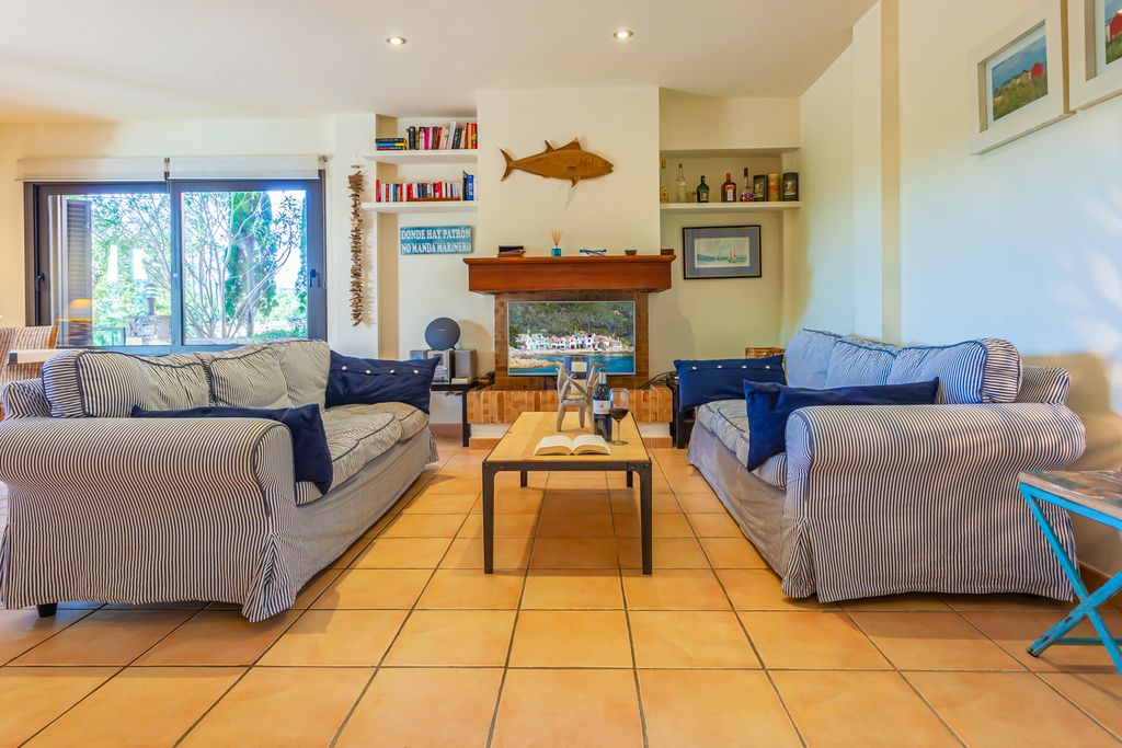 Villa Los Pinos Costa Brava Spain OliversTravels 5
