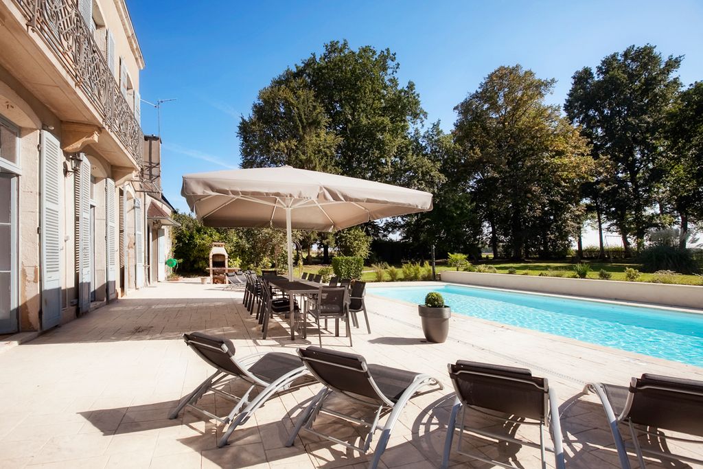 Chateau de la Marquise Thesut Burgundy Olivers Travels5