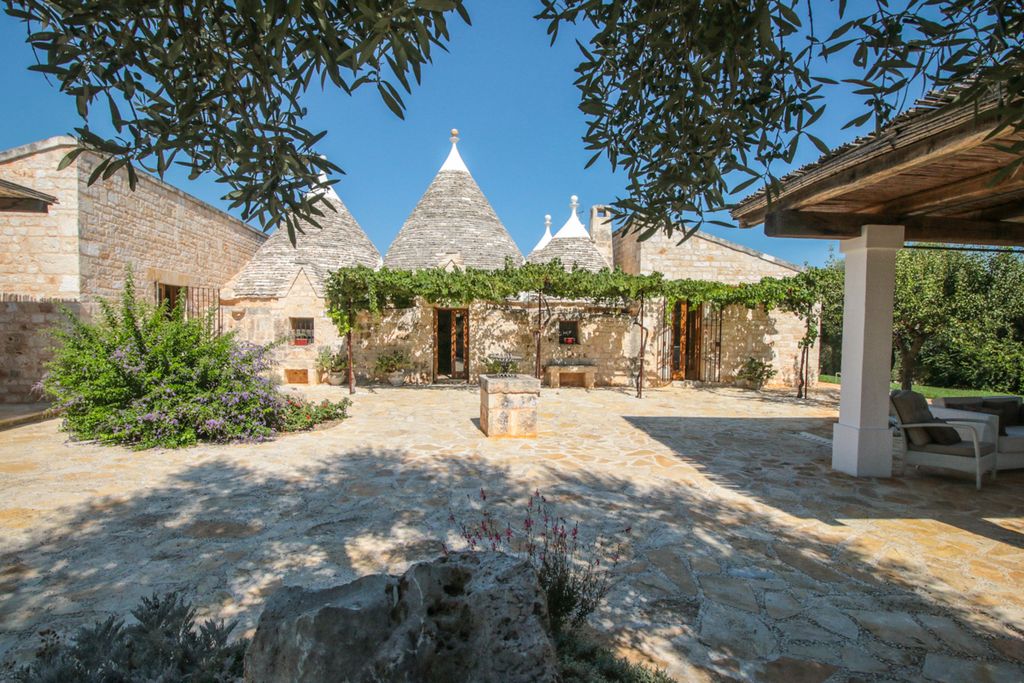 Trulli Peppe Puglia Olivers Travel 1