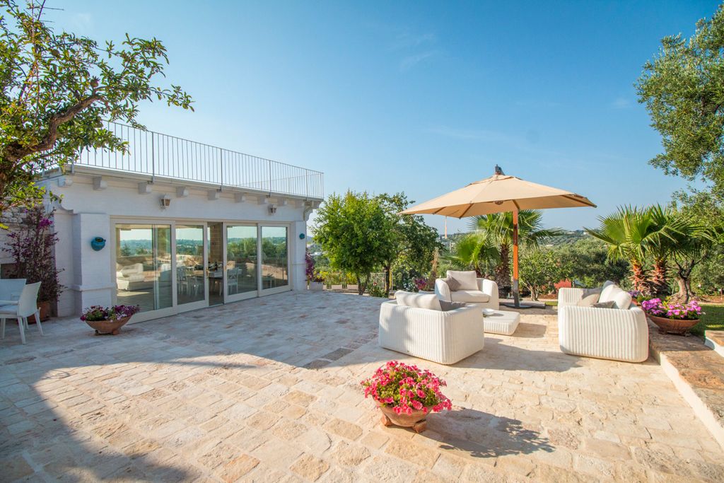 Trulli Emilia Puglia Olivers Travels4