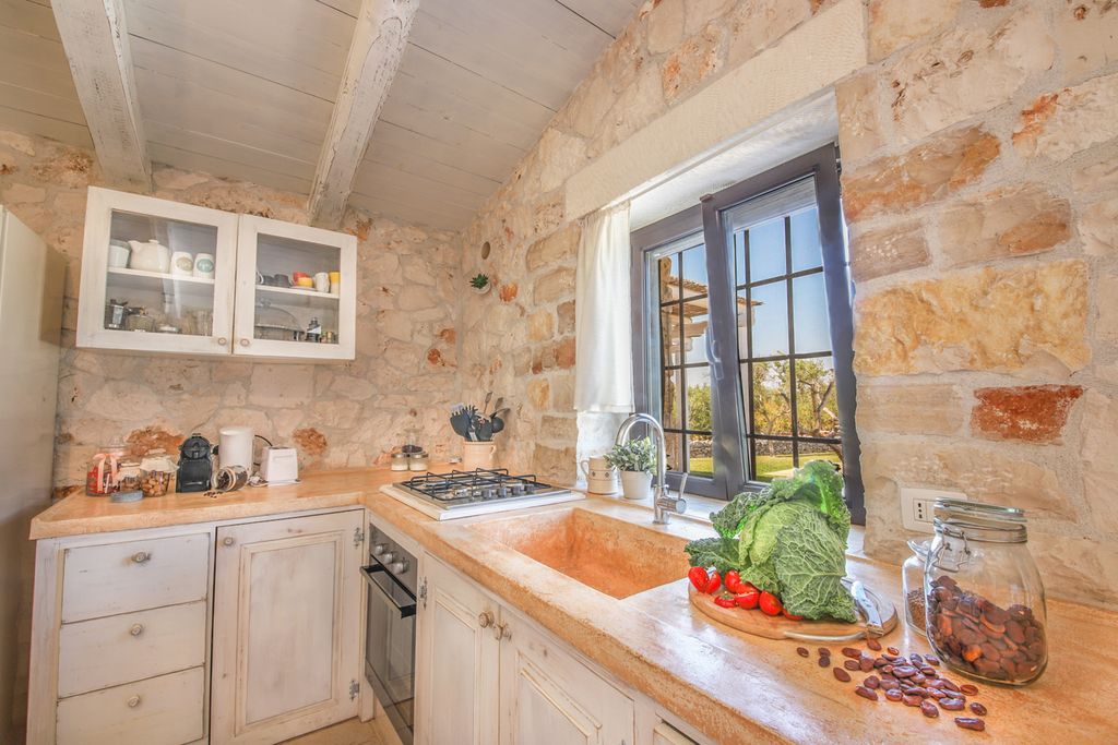 Trulli Rosalie Puglia Olivers Travels 4