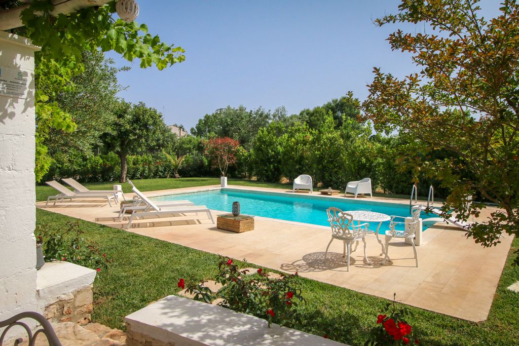 Trulli Fiorella Puglia Olivers Travel 02