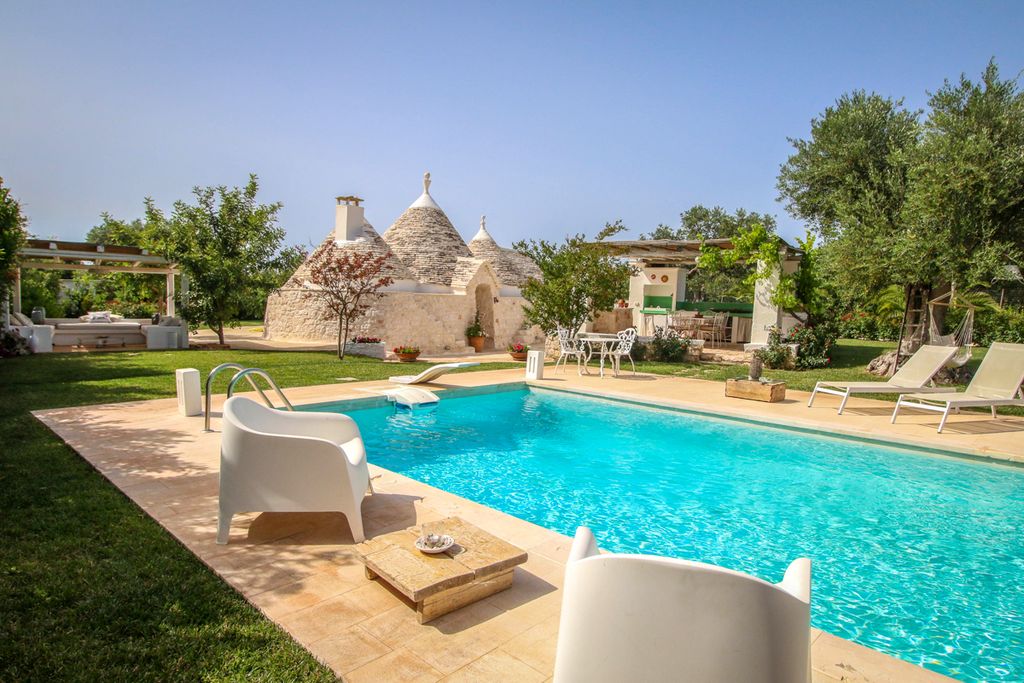 Trulli Fiorella Puglia Olivers Travel 01