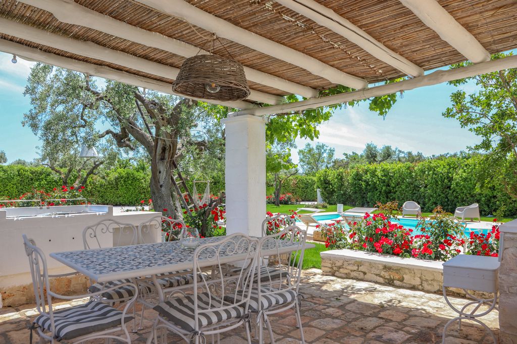 Trulli Fiorella Puglia Olivers Travel 05