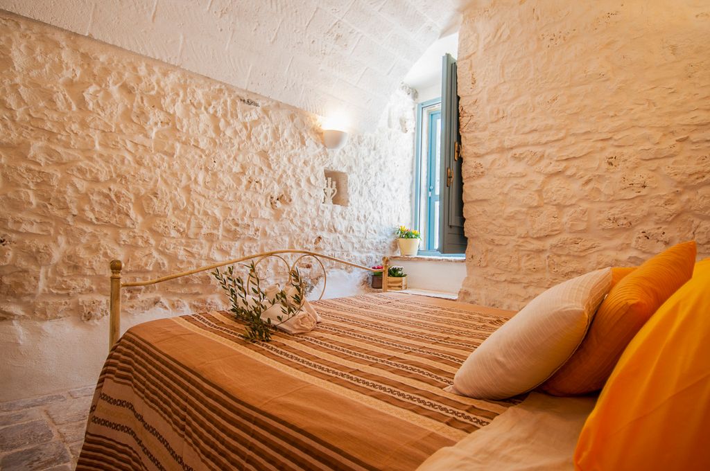 Trulli Leonzio Puglia Olivers Travels3