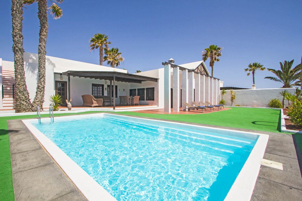 Villa Vista al Mar Lanzarote Spain Olivers Travel 1