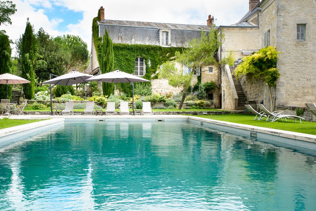 Chateau des Siecles Burgundy Olivers Travels22