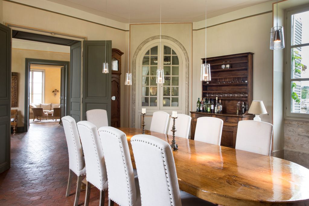 Chateau des Siecles Burgundy Olivers Travels3 02