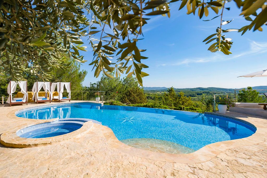 Bella Forada Ibiza Spain Olivers Travels 3