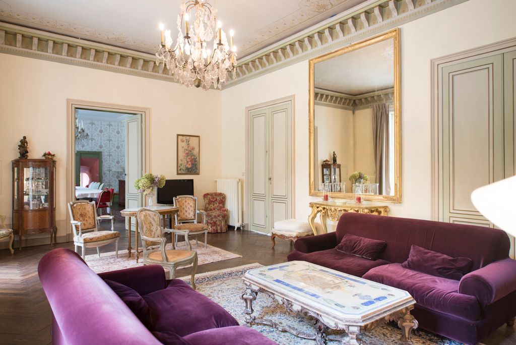 Chateau de Champ Carre Burgundy Olivers Travels2