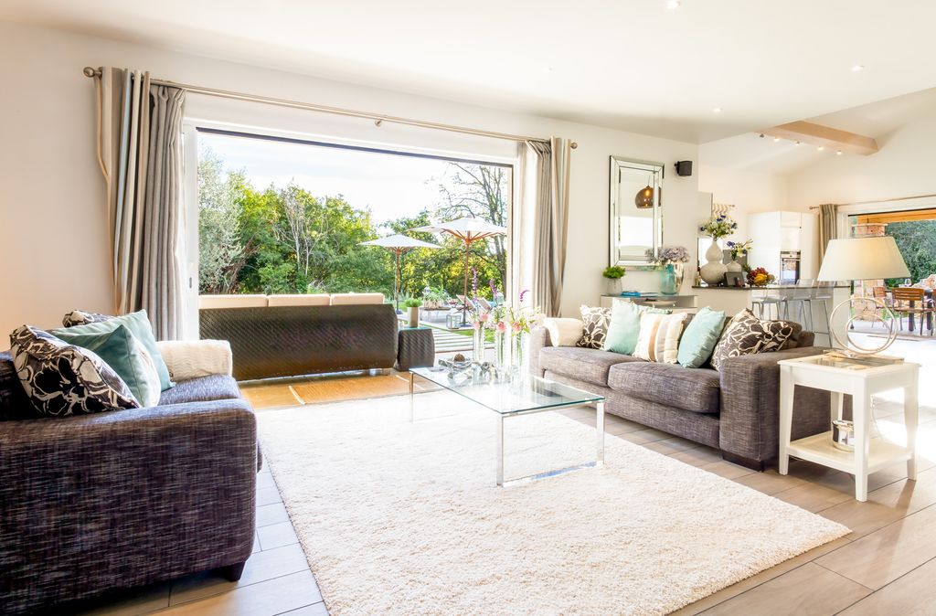 Villa Zen French Riviera Olivers Travels 03