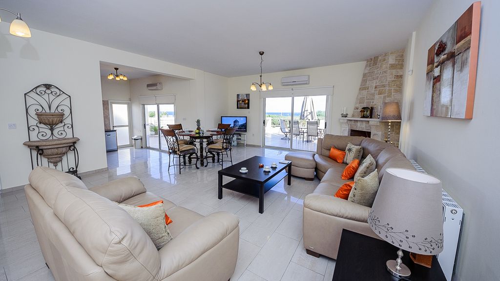 Villa Fig Tree Cyprus Olivers Travels 2  3 