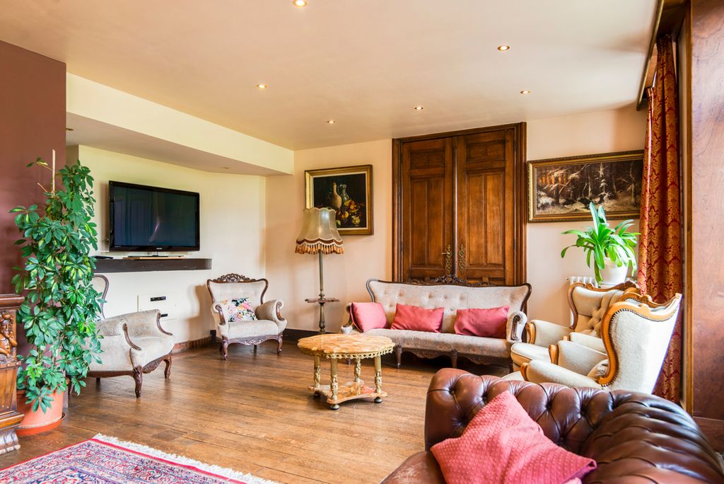 Chateau Ridou Champagne France Olivers Travels 2