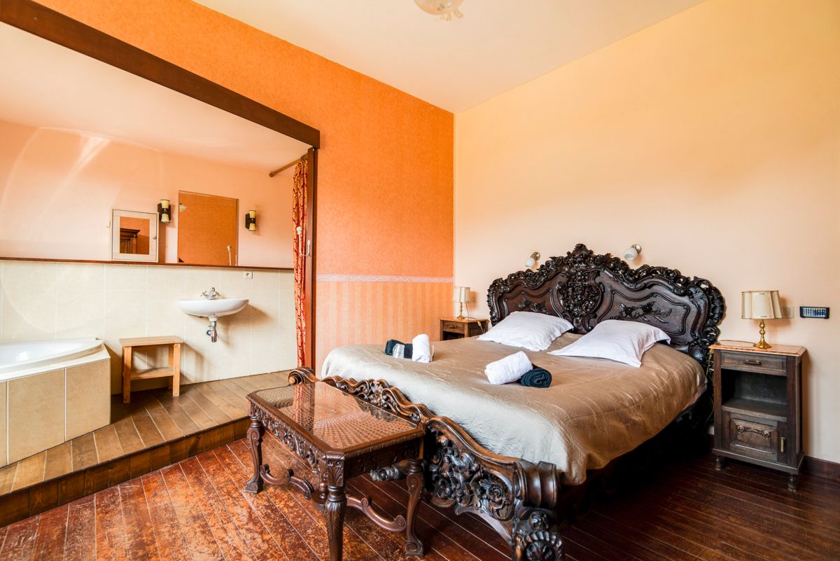 Chateau Meuse, Champagne | Oliver's Travels