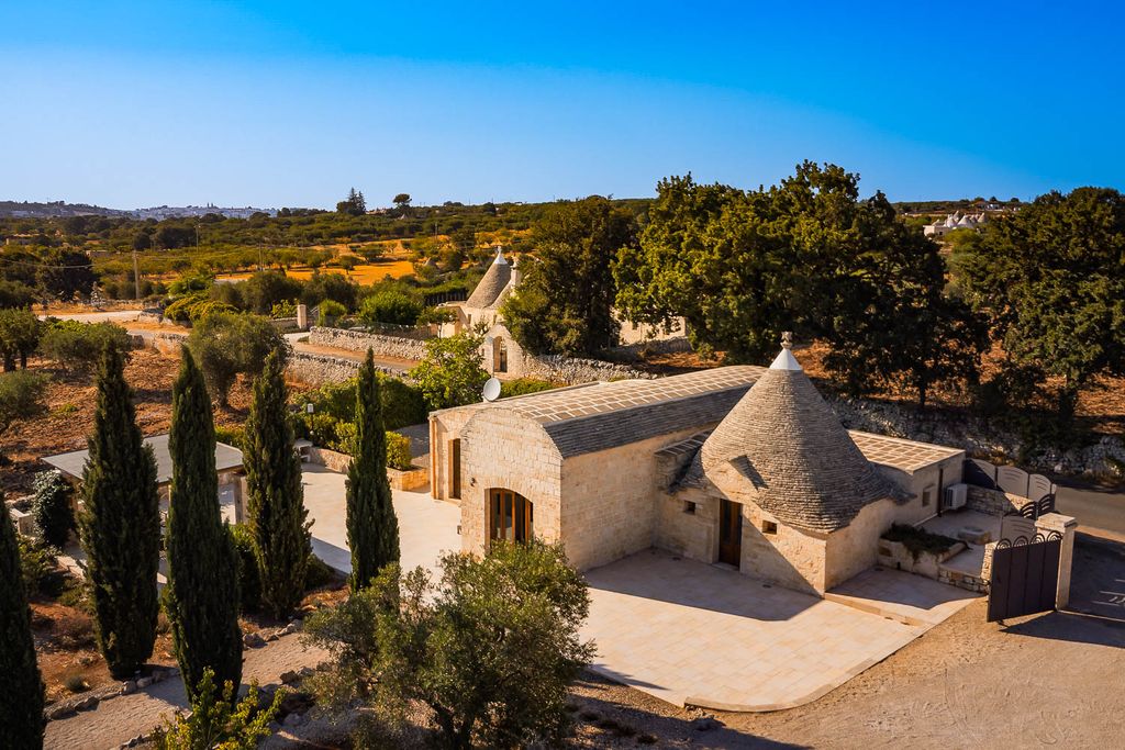 Trullo Adriana Puglia Italy OliversTravels 1