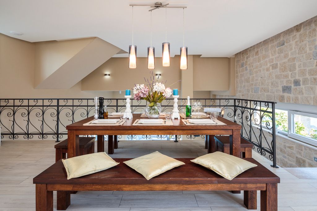 Villa Plaza Dalmatia Olivers Travels4