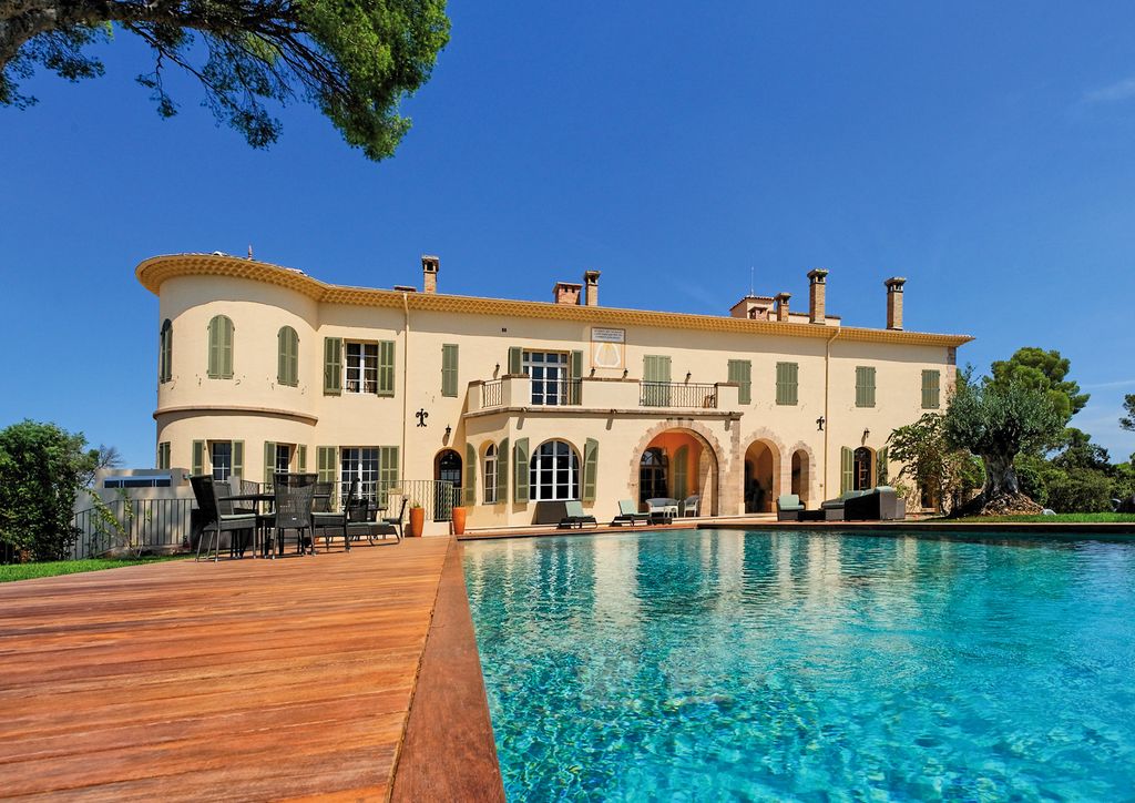 Villa Amalie French Rivera Cote d Azur Olivers Travels 1