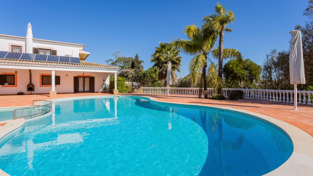 Villa Roxa Lagoa Olivers Travel 1