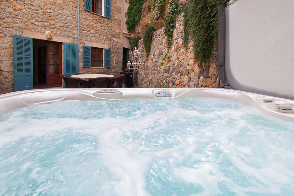 Casa Escola Mallorca Olivers Travels 3