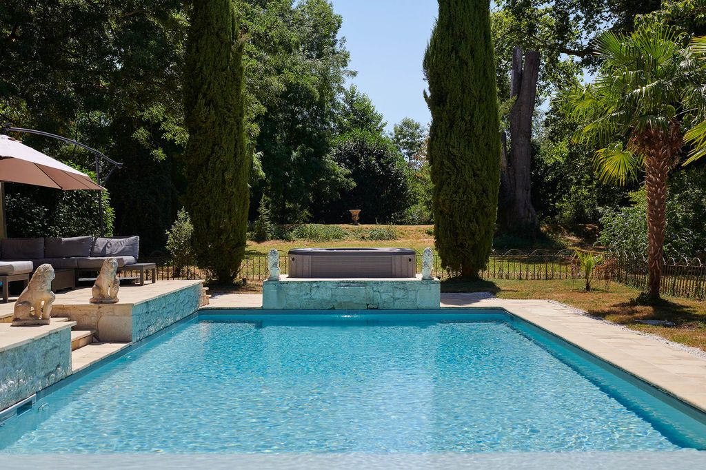 Chateau de la Porte Loire Valley Olivers Travels 02