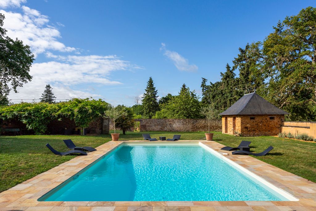 Chateau de Flora Loire Valley Olivers Travels2